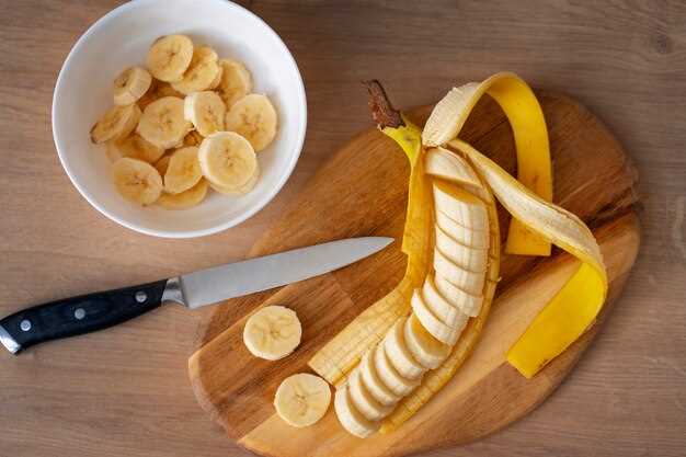 Используйте перетертый банан вместо масла для выпечки